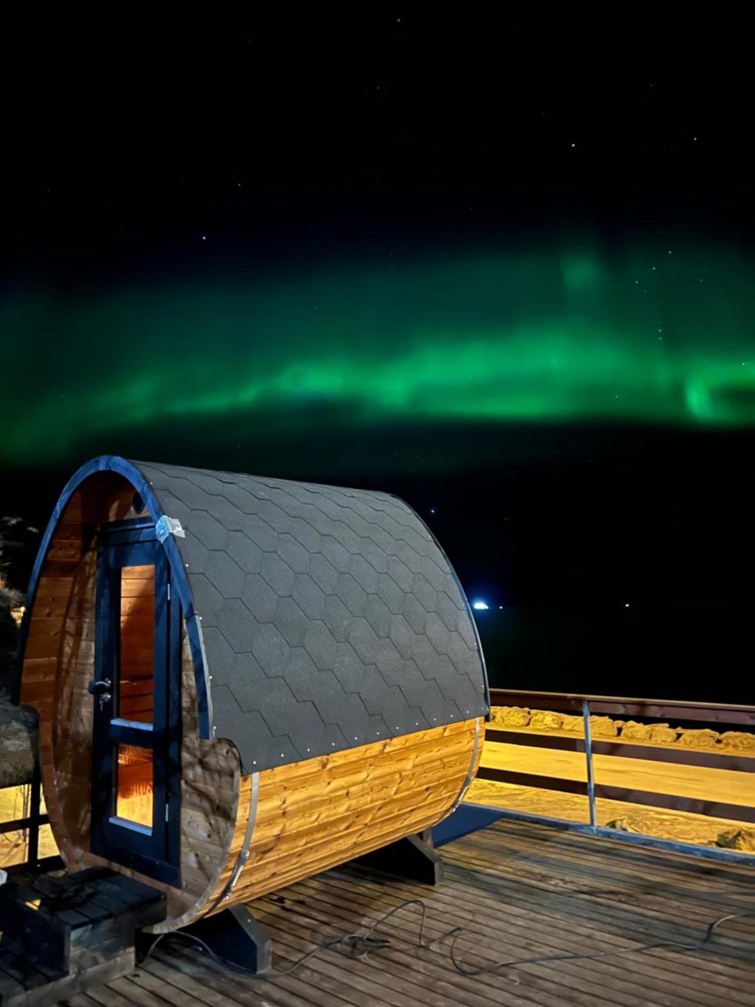 Hotel West Patreksfjordur Bagian luar foto